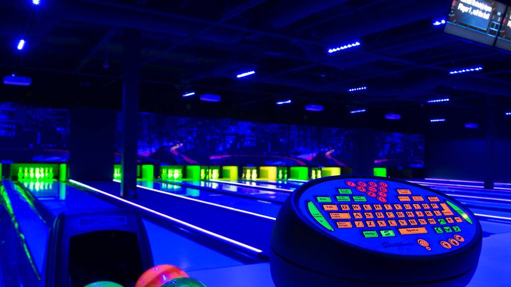 No More Tech Headaches: Xiangshuo’s String Pinsetter Works Seamlessly with Steltronic Scoring Systems